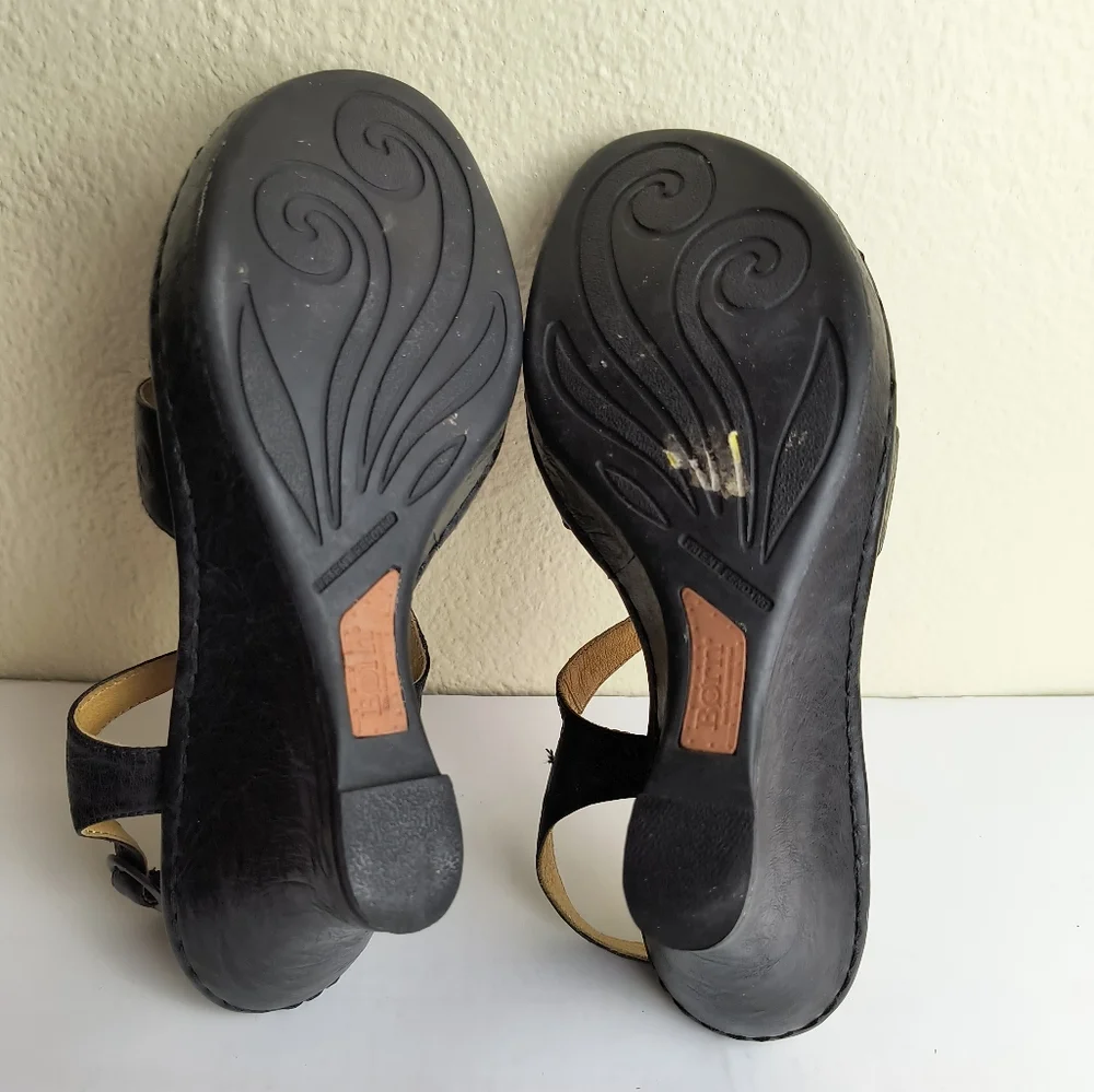 Born 9/40.5 Black and Brown Leather Wedge Sandals  Buckle Closure